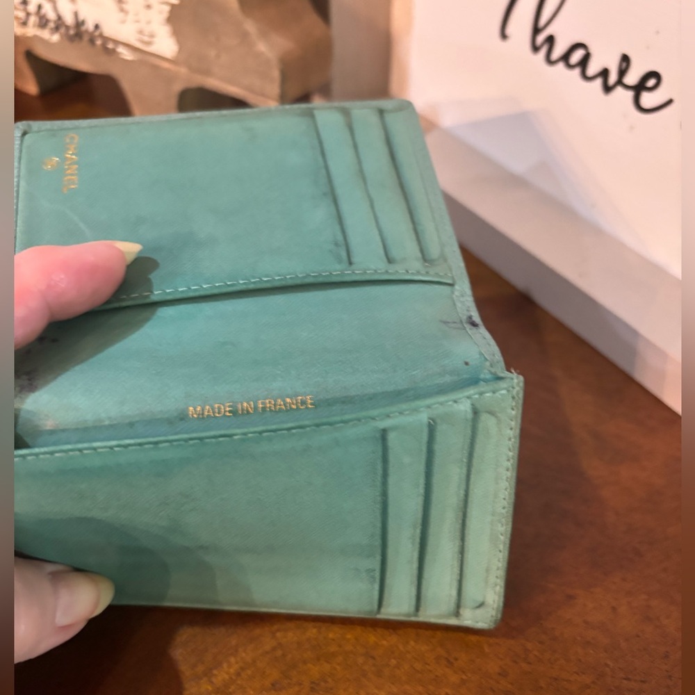 CHANEL Caviar Leather small Wallet - Picture 5 of 9
